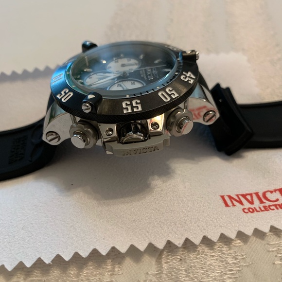 Invicta Subaqua Black and Silver Men’s - Picture 5 of 8